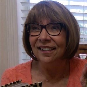 Meet your Posher, Carolyn